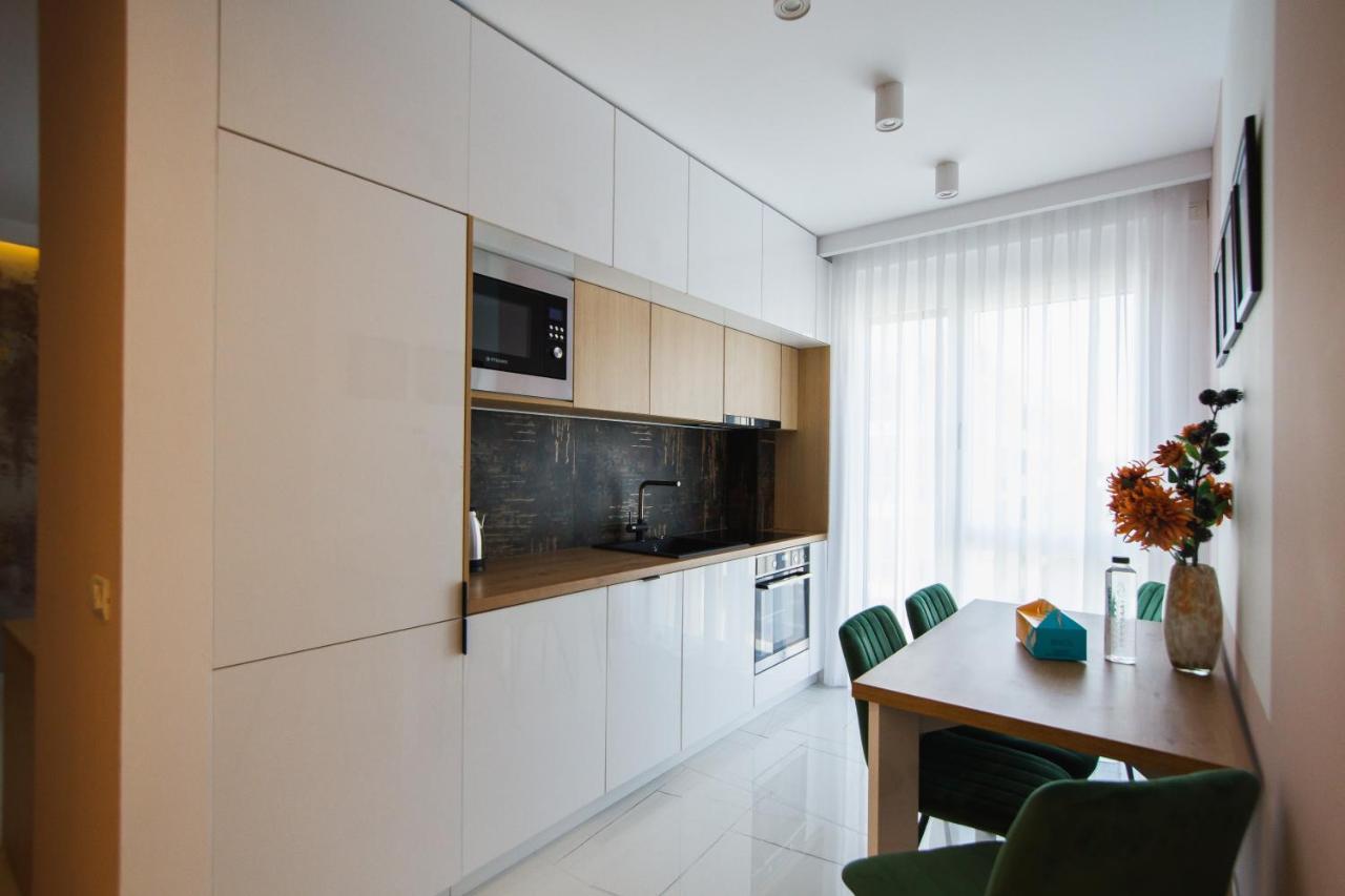 Romantic Getaway At West Residence Oradea Bagian luar foto
