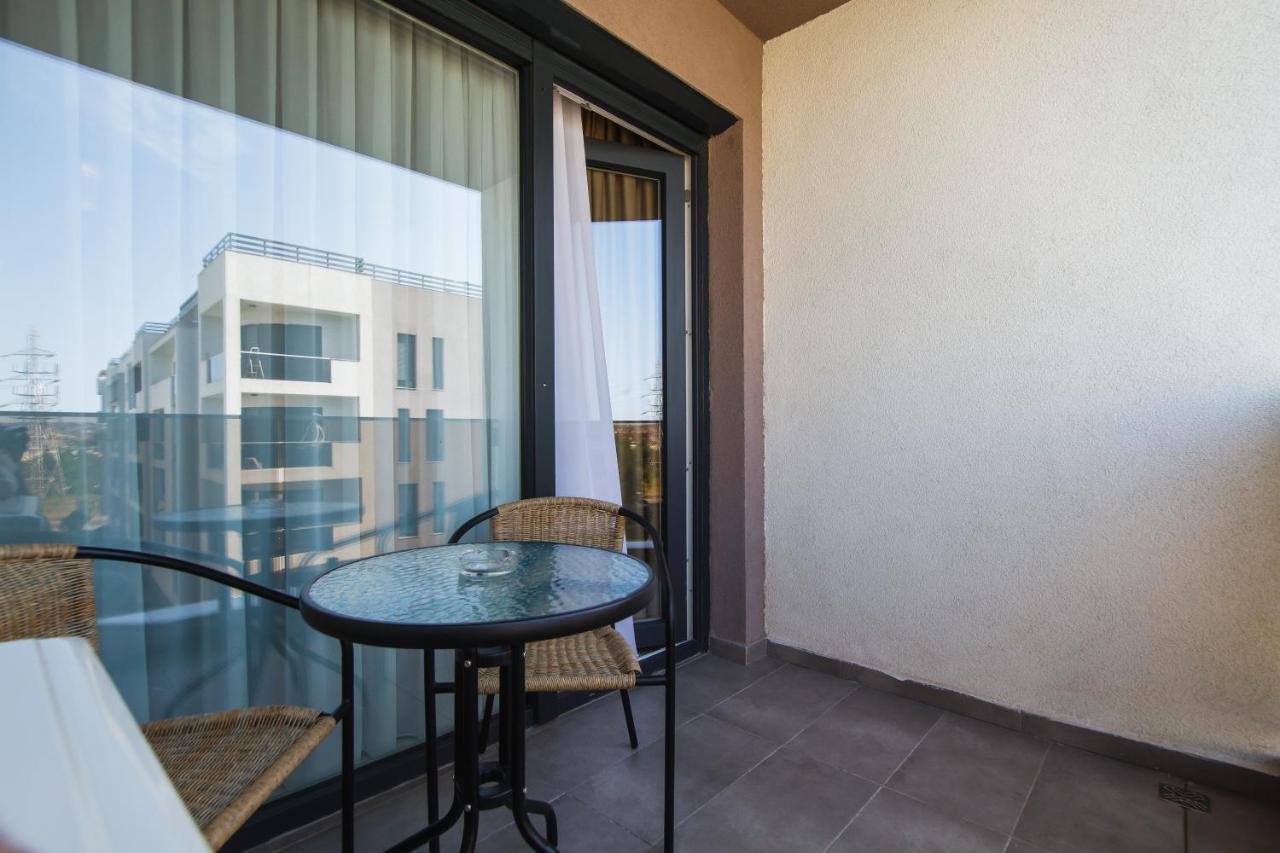 Romantic Getaway At West Residence Oradea Bagian luar foto